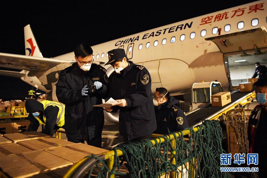 (新華全媒頭條·在習(xí)近平新時(shí)代中國特色社會(huì)主義思想指引下——新時(shí)代新作為新篇章·圖文互動(dòng))(11)同心戰(zhàn)“疫”彰顯人民至上——各地各部門貫徹落實(shí)習(xí)近平總書記重要指示精神統(tǒng)籌推進(jìn)疫情防控和經(jīng)濟(jì)社會(huì)發(fā)展