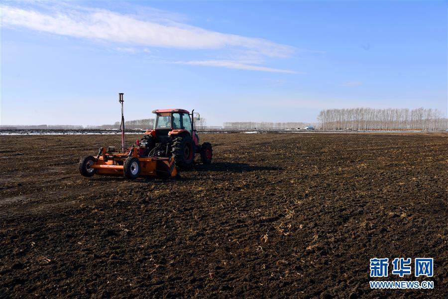 （在習(xí)近平新時(shí)代中國(guó)特色社會(huì)主義思想指引下——新時(shí)代新作為新篇章·習(xí)近平總書記關(guān)切事·圖文互動(dòng)）（4）希望的田野，希望的春天——各地農(nóng)業(yè)生產(chǎn)新動(dòng)態(tài)掃描