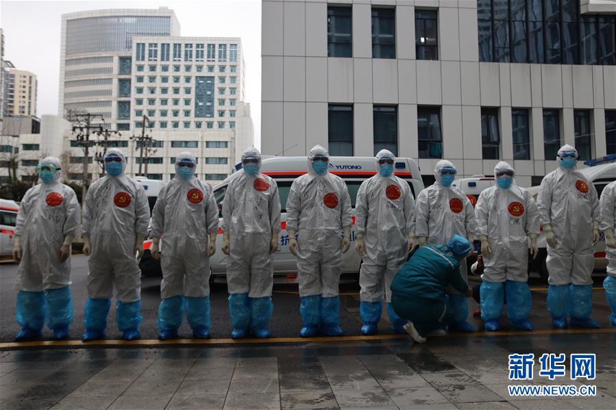 (聚焦疫情防控·圖文互動(dòng))(7)急救車輪上的45天