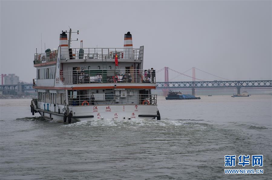 （新華全媒頭條·圖文互動）（13）武漢重啟，不負春天——寫在武漢“解封”之際