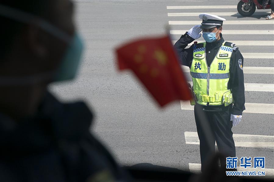 (聚焦疫情防控)(6)最后一批援鄂國家醫(yī)療隊撤離