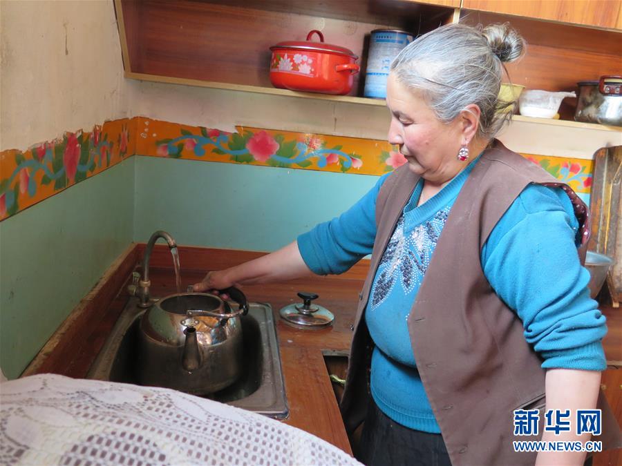 (新華全媒頭條·圖文互動)(11)春天里的5個“戰(zhàn)貧”瞬間——習(xí)近平總書記關(guān)于脫貧攻堅決策部署指引攻克最后的深貧堡壘