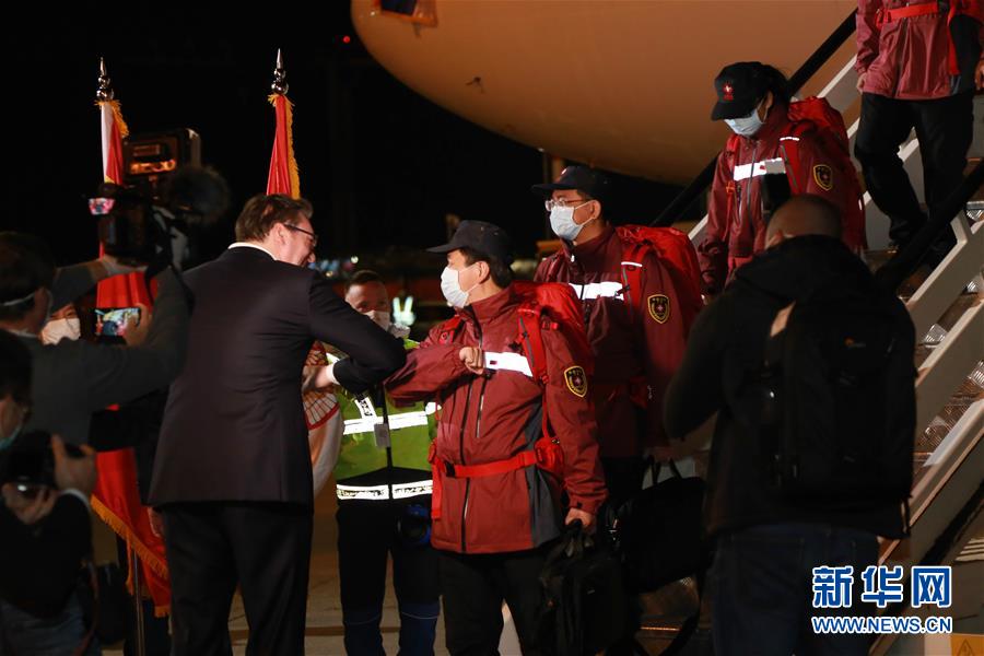 (新華全媒頭條·圖文互動(dòng))(23)風(fēng)雨無(wú)阻向前進(jìn)——寫在全國(guó)疫情防控阻擊戰(zhàn)取得重大戰(zhàn)略成果之際