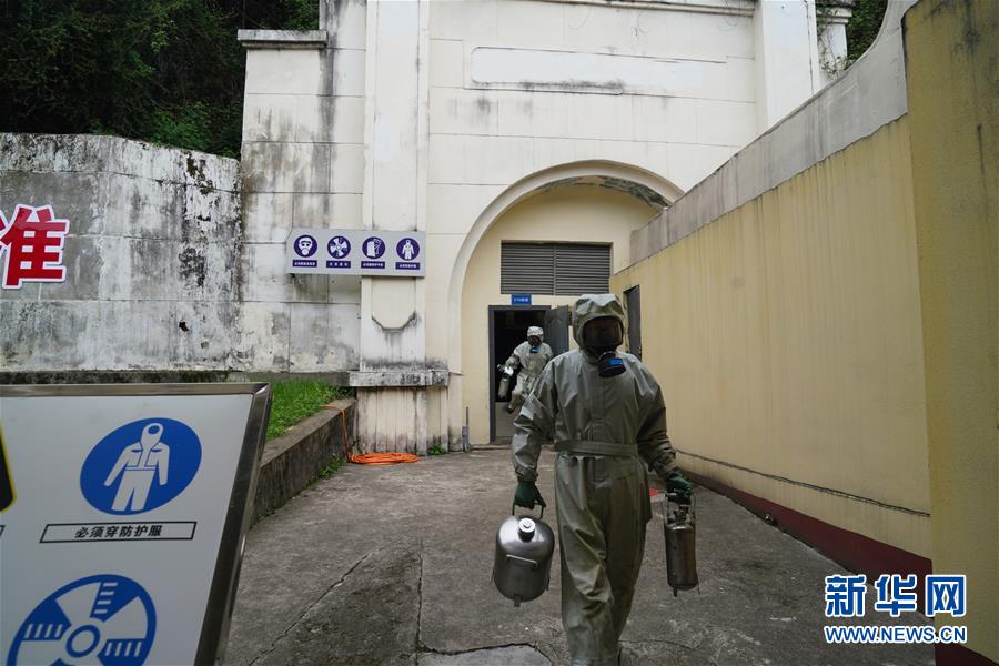 (圖文互動)(1)北斗發(fā)射緊急叫停后……——記西昌衛(wèi)星發(fā)射中心加注分隊黨員群體