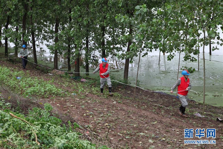 （圖文互動(dòng)）（2）搶險(xiǎn)！群眾的安全高于一切——湖北統(tǒng)籌部署緊急應(yīng)對(duì)洪澇災(zāi)害