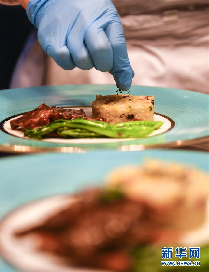 （在習近平新時代中國特色社會主義思想指引下——新時代新作為新篇章·習近平總書記關切事·圖文互動）（5）珍惜盤中餐，狠剎浪費風——各地積極行動堅決制止餐飲浪費