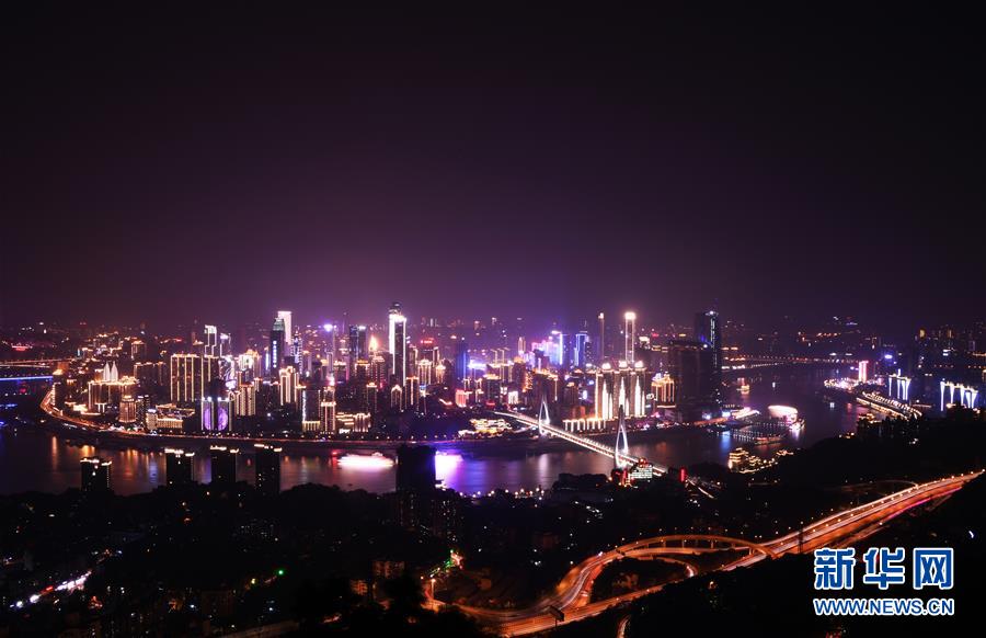 (新華全媒頭條·走向我們的小康生活·圖文互動(dòng))(2)大城大鄉(xiāng)的“幸福協(xié)奏曲”——重慶推動(dòng)高質(zhì)量發(fā)展創(chuàng)造高品質(zhì)生活紀(jì)事