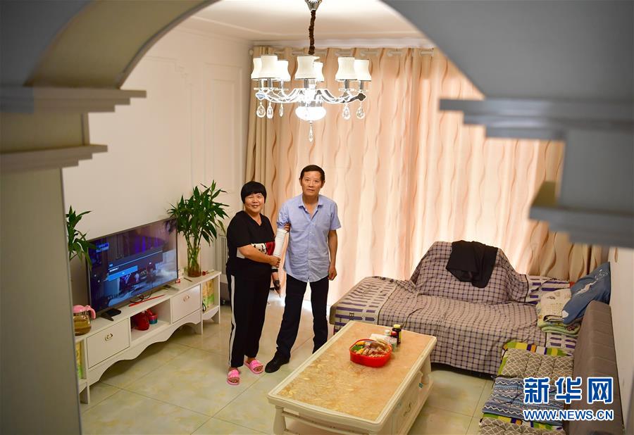 （走向我們的小康生活·圖文互動(dòng)）（2）“樓上過日子，樓下賺票子”——來自陜西安康的易地扶貧搬遷一線觀察