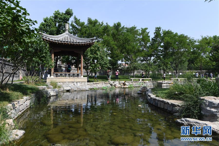 （走向我們的小康生活·圖文互動(dòng)）（3）小橋、流水、書(shū)香、人家——老北京胡同里的恬靜棲居