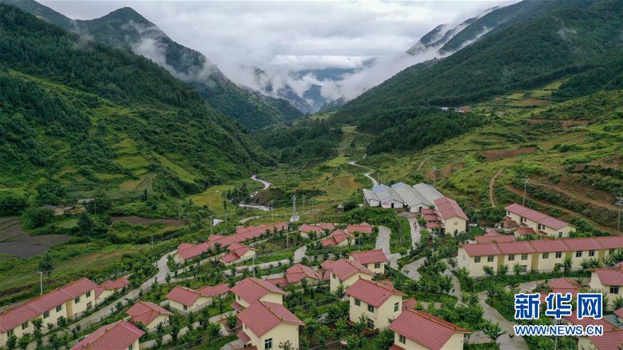 (決戰(zhàn)決勝脫貧攻堅(jiān)·督戰(zhàn)未摘帽貧困縣·圖文互動(dòng))(2)12000多個(gè)“火種”點(diǎn)亮大涼山