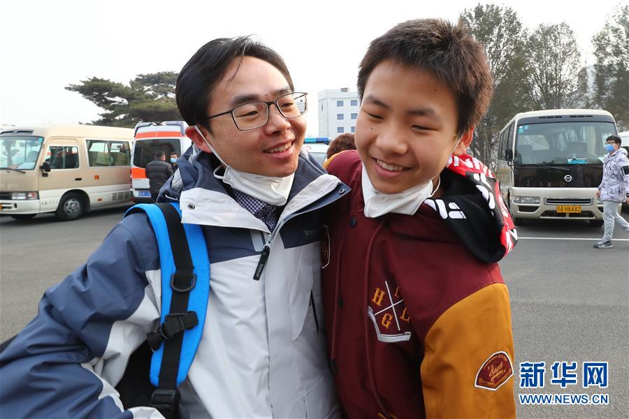 （抗疫一線醫(yī)務(wù)人員英雄群體·圖文互動(dòng)）（5）你的名字，我們的希望——記國家援鄂抗疫醫(yī)療隊(duì)