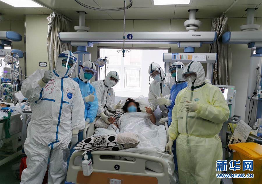 （抗疫一線醫(yī)務(wù)人員英雄群體·圖文互動）（1）合力護(hù)航生命之舟——遼寧、上海、廣東等醫(yī)療隊(duì)聯(lián)手決戰(zhàn)雷神山