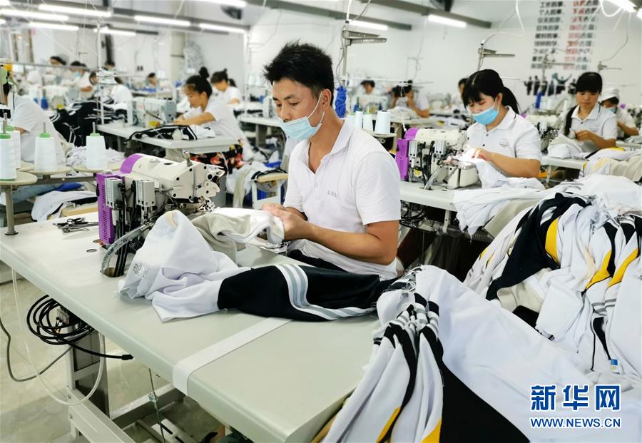 （決戰(zhàn)決勝脫貧攻堅·圖文互動）（6）同飲一江水 攜手“斬窮根”——深圳對口廣西河池、百色扶貧協(xié)作見聞