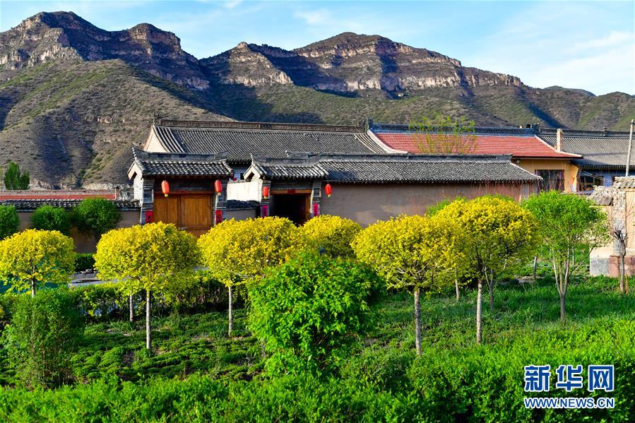 (集中連片特困地區(qū)貧困村調研行·圖文互動)(1)芝麻開花節(jié)節(jié)高——山西岢嵐縣宋家溝村脫貧調查