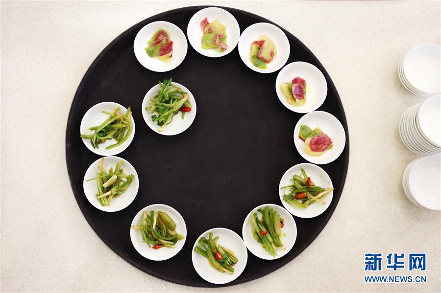 (時(shí)政)(7)黨的十九屆五中全會(huì)厲行節(jié)約反對(duì)餐飲浪費(fèi)見(jiàn)聞