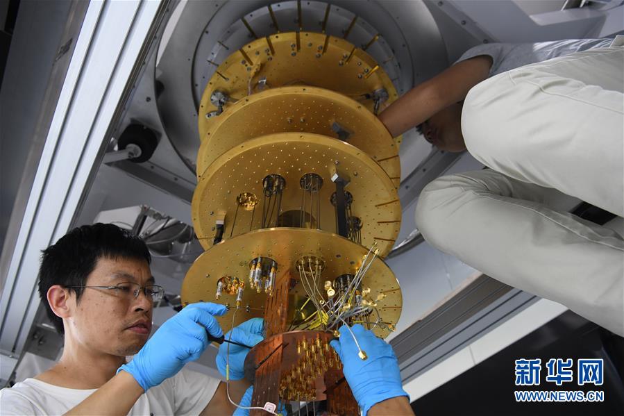 （青春的夢(mèng)想 青春的奮斗·圖文互動(dòng)）（4）年輕，就要無(wú)悔擔(dān)當(dāng)——青春在奉獻(xiàn)中閃光