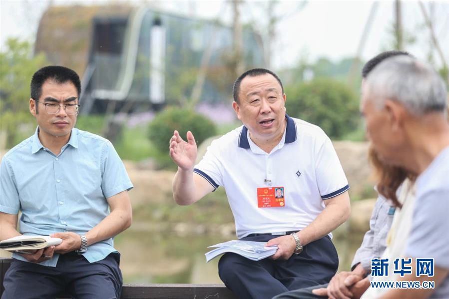 （新華全媒頭條·兩會(huì)精神看落實(shí)·圖文互動(dòng)）（2）整體謀劃、系統(tǒng)升級(jí)、全面提升——落實(shí)全國(guó)兩會(huì)精神織牢織密公共衛(wèi)生防護(hù)網(wǎng)