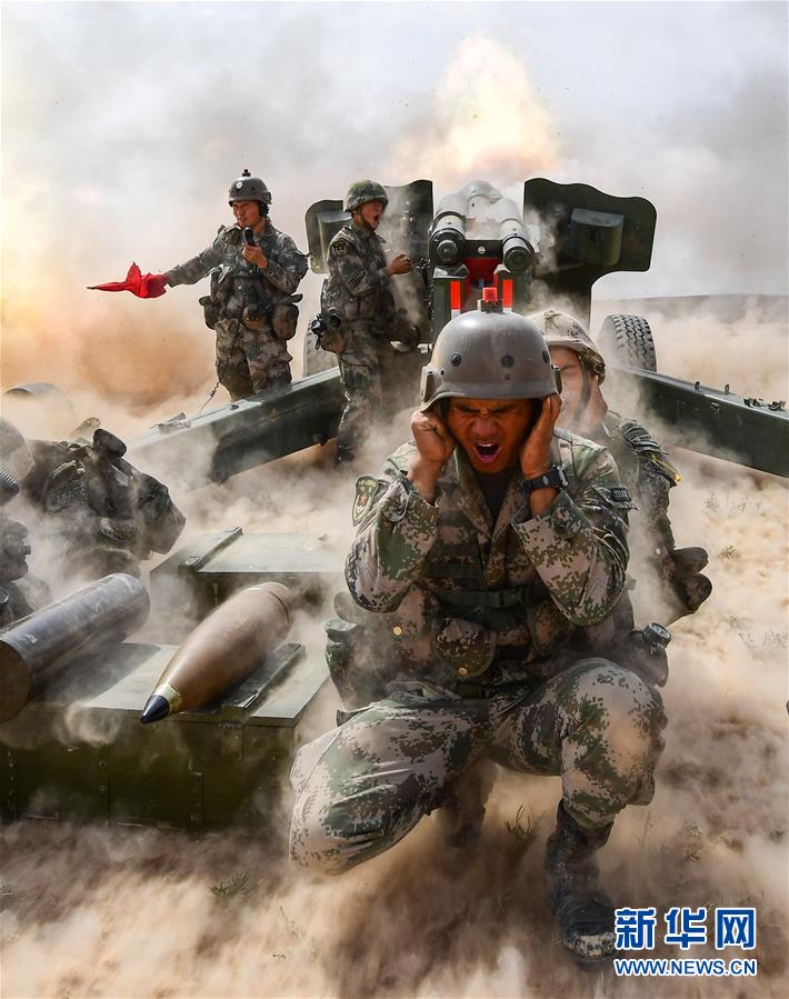 （新華全媒頭條·圖文互動(dòng)）（9）沿著中國(guó)特色強(qiáng)軍之路闊步前進(jìn)——黨中央、中央軍委領(lǐng)導(dǎo)推進(jìn)國(guó)防和軍隊(duì)建設(shè)70年紀(jì)實(shí)