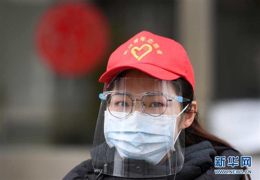 （習(xí)近平致敬的戰(zhàn)“疫”英雄·志愿者篇·圖文互動(dòng)）（4）他們，微光成炬照征程