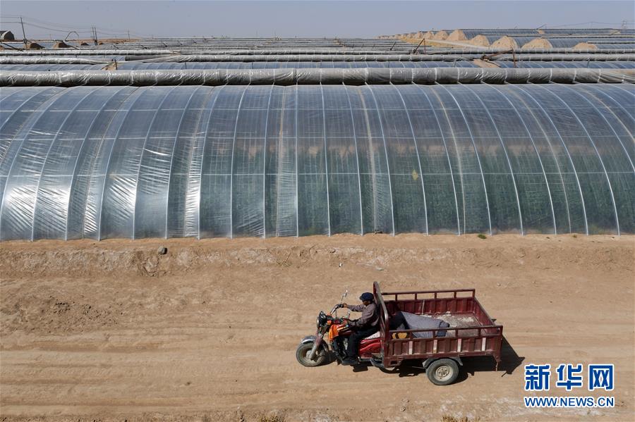 (新華全媒頭條·圖文互動)(14)春天里的5個“戰(zhàn)貧”瞬間——習近平總書記關于脫貧攻堅決策部署指引攻克最后的深貧堡壘