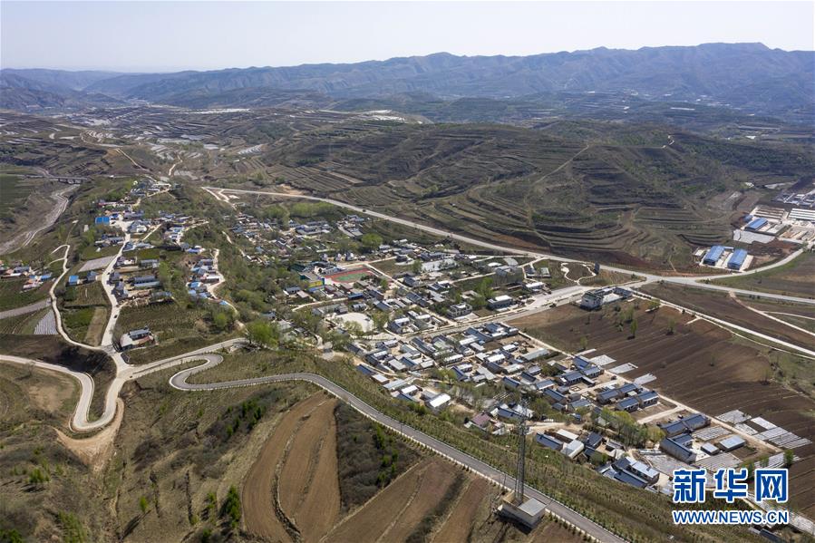 （新華全媒頭條·圖文互動(dòng)）（4）初夏，循著總書(shū)記的腳步探訪產(chǎn)業(yè)扶貧新事