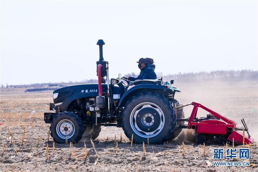 (在習(xí)近平新時(shí)代中國特色社會(huì)主義思想指引下——新時(shí)代新作為新篇章·習(xí)近平總書記關(guān)切事·圖文互動(dòng))(8)讓百姓吃得飽還要吃得好——夯實(shí)糧食安全基礎(chǔ)端牢中國飯碗