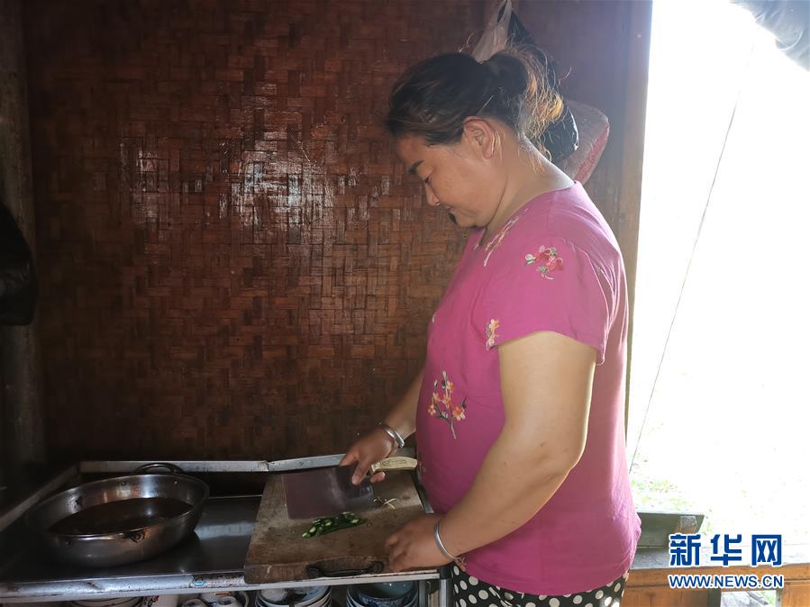 (總書記推動的改革身邊事·生態(tài)文明改革篇·圖文互動)(3)特寫:從“捕魚人”到“護(hù)魚人”——長江漁民上岸后的新生活