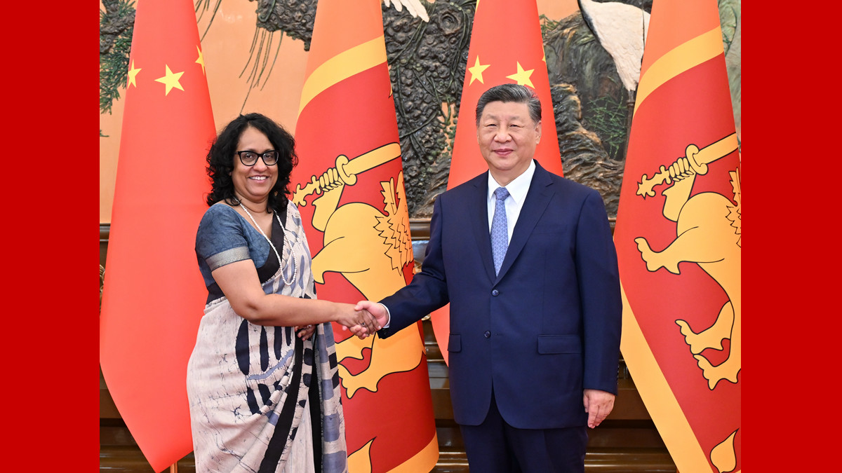 習(xí)近平會(huì)見斯里蘭卡總理阿馬拉蘇里亞