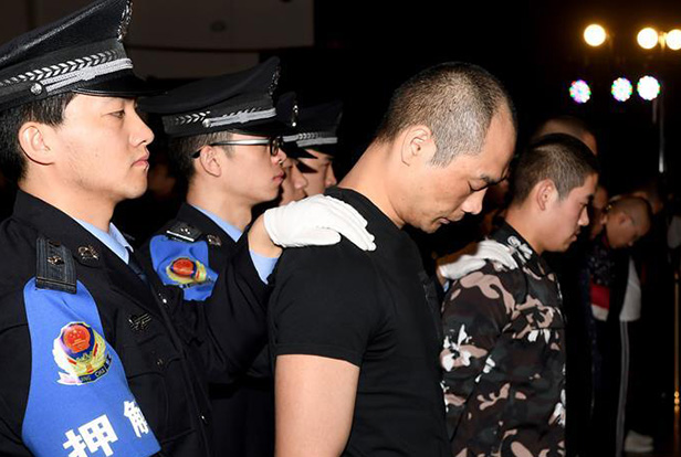 陜西省西安市新城區(qū)人民法院依法對(duì)韓某某等8人非法高利放貸、暴力討債涉黑一案公開宣判