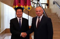 摩爾多瓦總統(tǒng)多東、總理菲利普會(huì)見(jiàn)張春賢