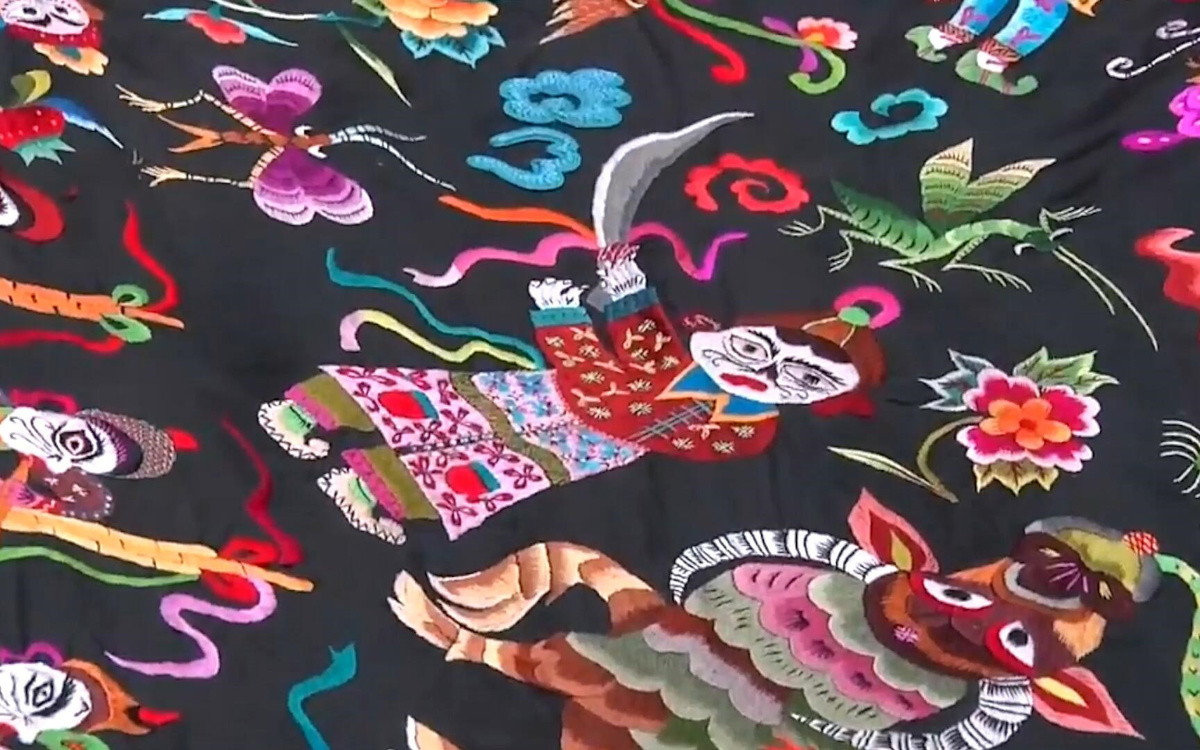 苗繡繡品慢慢得到市場認(rèn)可，回鄉(xiāng)的繡娘逐漸多了起來