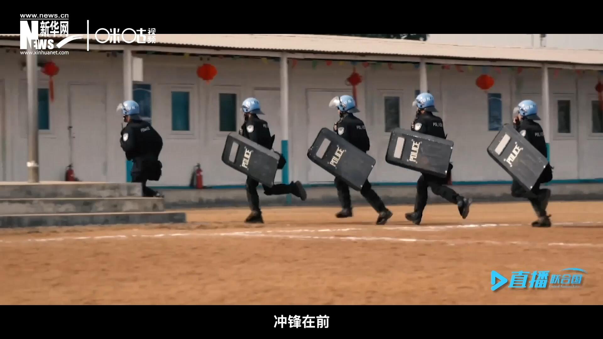 有這樣一支隊(duì)伍，他們不畏艱險(xiǎn)，沖鋒在前，頭戴藍(lán)盔，為和平而戰(zhàn)，他們的名字叫做聯(lián)合國(guó)維和部隊(duì)。