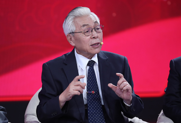 月亮離地球最近，是到達(dá)各個(gè)遙遠(yuǎn)天體的一個(gè)‘轉(zhuǎn)運(yùn)站’。