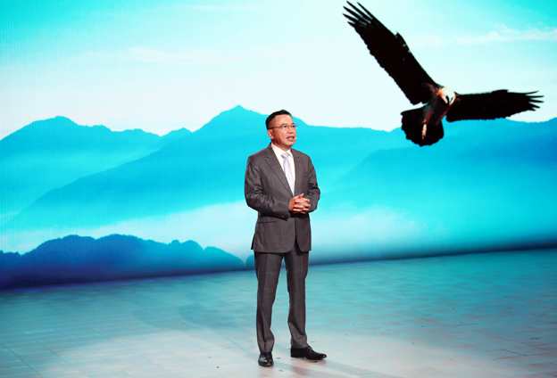 一定要在技術(shù)創(chuàng)新能力上力求突破，我們才會在全球的產(chǎn)業(yè)鏈中占據(jù)更高的地位