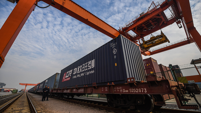 新華微評(píng)·學(xué)習(xí)筆談：這個(gè)“世界市場(chǎng)”，潛力硬核！