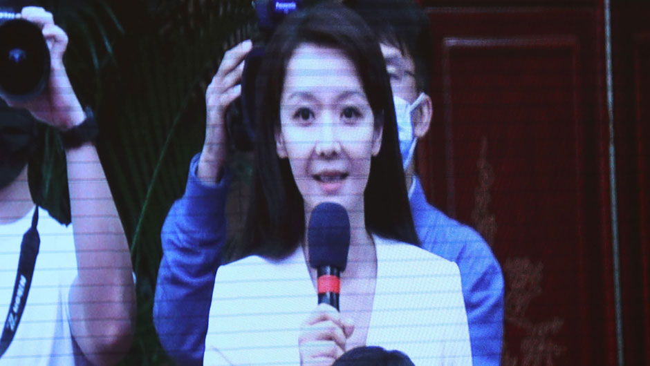 香港鳳凰衛(wèi)視、鳳凰網(wǎng)記者提問