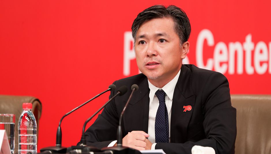 群眾游行總導(dǎo)演、北京師范大學(xué)藝術(shù)與傳媒學(xué)院副院長肖向榮介紹情況