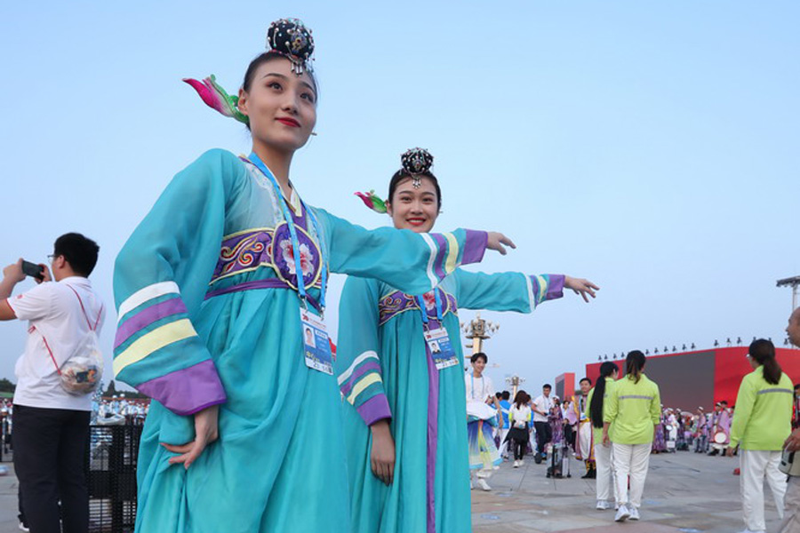今晚，我們歡聚在天安門廣場