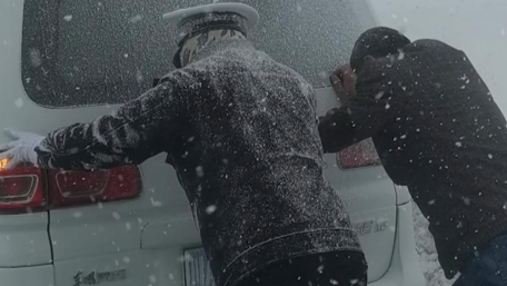 “冰雕”交警找到了！致敬戰(zhàn)斗在抗風雪一線的交警