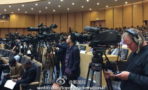 李克強(qiáng)即將在非盟總部發(fā)表演講，請柬“一柬難求”。圖片來源：“新國際”微博。