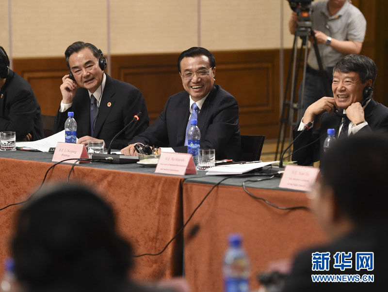  5月6日，國務院總理李克強在埃塞俄比亞首都亞的斯亞貝巴出席中非經(jīng)貿(mào)人文座談會。 新華社記者 李學仁 攝 