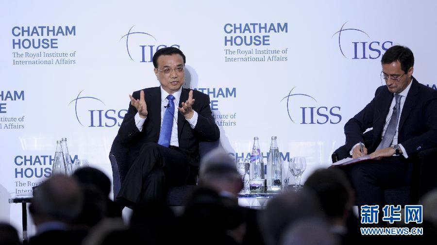 6月18日，國(guó)務(wù)院總理李克強(qiáng)在倫敦金融城市長(zhǎng)官邸面向英國(guó)皇家國(guó)際問(wèn)題研究所和國(guó)際戰(zhàn)略研究所兩大智庫(kù)發(fā)表題為《共建包容發(fā)展的美好世界》的演講。新華社記者 張鐸 攝 
