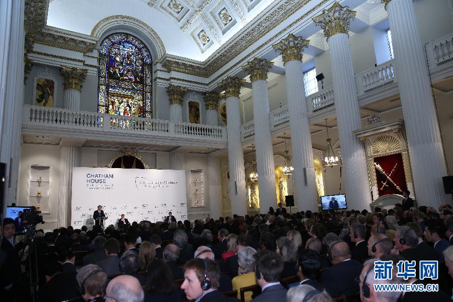 6月18日，國(guó)務(wù)院總理李克強(qiáng)在倫敦金融城市長(zhǎng)官邸面向英國(guó)皇家國(guó)際問(wèn)題研究所和國(guó)際戰(zhàn)略研究所兩大智庫(kù)發(fā)表題為《共建包容發(fā)展的美好世界》的演講。新華社記者 龐興雷 攝 