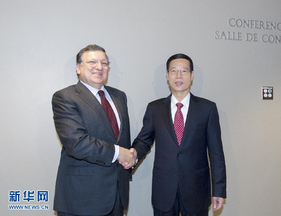 9月23日，正在紐約出席聯(lián)合國(guó)氣候峰會(huì)的國(guó)家主席習(xí)近平特使、國(guó)務(wù)院副總理張高麗在紐約聯(lián)合國(guó)總部會(huì)見歐盟委員會(huì)主席巴羅佐。新華社記者 王曄 攝 