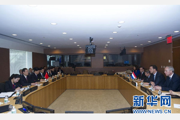 9月23日，出席聯(lián)合國氣候峰會的國家主席習(xí)近平特使、國務(wù)院副總理張高麗在紐約聯(lián)合國總部會見荷蘭首相呂特。 新華社記者 王曄 攝 