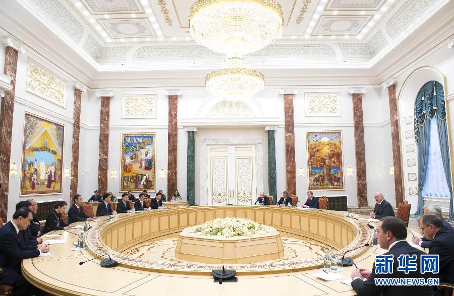 9月26日，應邀訪問白俄羅斯的國務院副總理張高麗在明斯克會見白俄羅斯總統(tǒng)盧卡申科。新華社記者王曄攝 