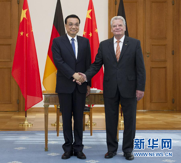 10月10日，國務(wù)院總理李克強(qiáng)在柏林會見德國總統(tǒng)高克。 新華社記者王曄 攝 