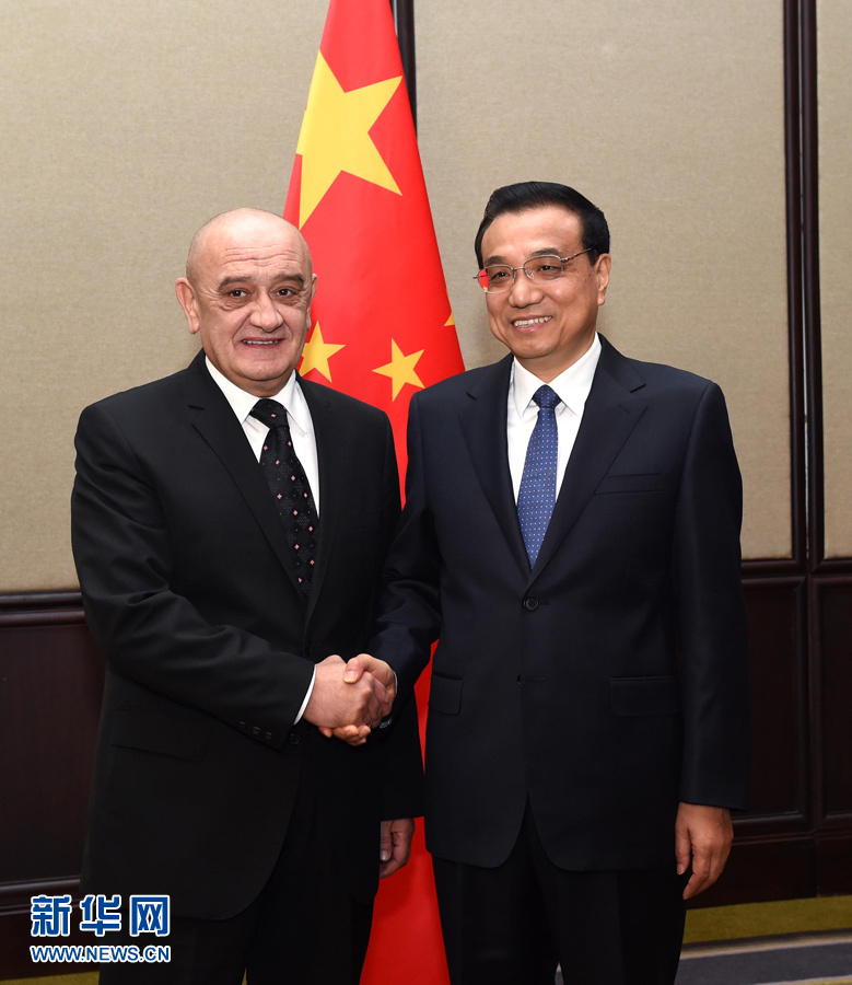 12月16日，中國(guó)國(guó)務(wù)院總理李克強(qiáng)在貝爾格萊德會(huì)見波黑部長(zhǎng)會(huì)議主席貝萬達(dá)。 新華社記者 饒愛民 攝 