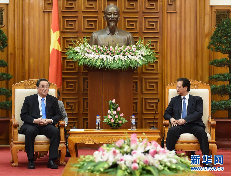 12月25日至27日，中共中央政治局常委、全國政協(xié)主席俞正聲對越南進(jìn)行正式訪問。這是12月26日，俞正聲在河內(nèi)會見越南政府總理阮晉勇。 新華社記者劉建生攝