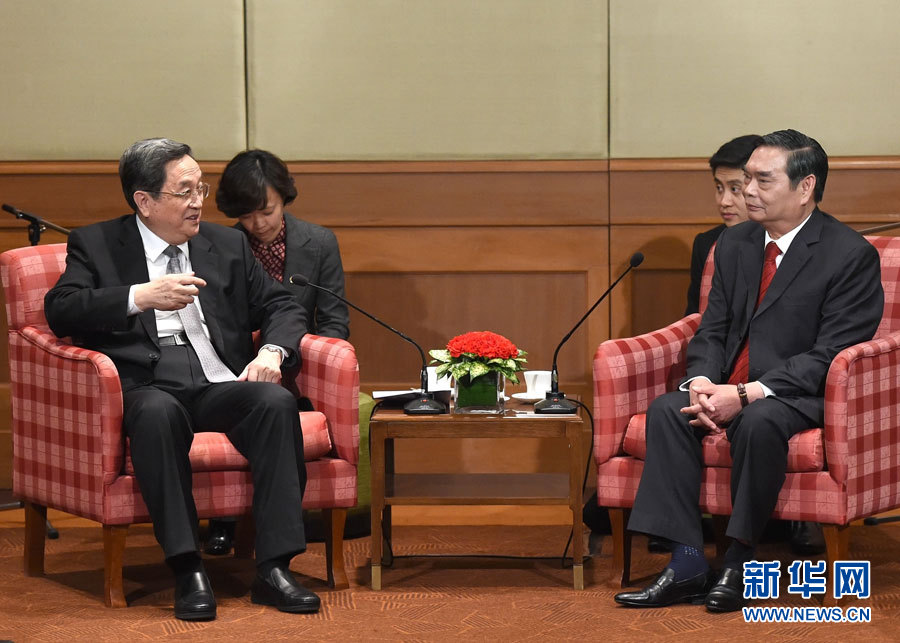 12月25日至27日，中共中央政治局常委、全國政協(xié)主席俞正聲對越南進(jìn)行正式訪問。這是12月25日，俞正聲在河內(nèi)會見越共中央書記處常務(wù)書記黎鴻英。 新華社記者劉建生攝